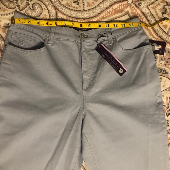 NWT Gloria Vanderbilt slimming jean classic rise - Picture 4 of 6